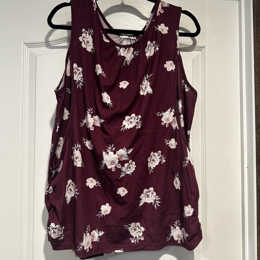 Set of 2 nursing tops. XXL